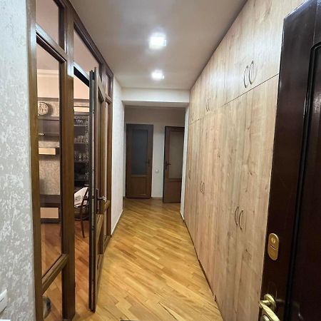 Large Cozy Apartment On Beginning Of Komitas Ave Erevan Exterior foto