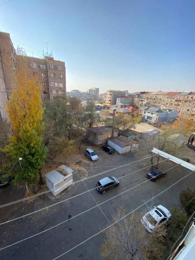 Large Cozy Apartment On Beginning Of Komitas Ave Erevan Exterior foto